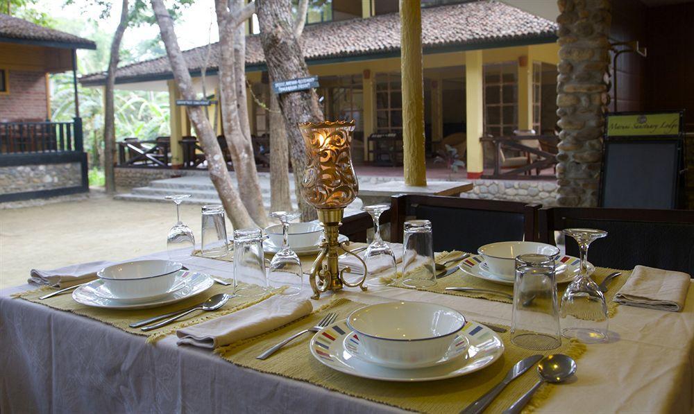 Maruni Sanctuary Lodge By Kgh Group Sauraha Bagian luar foto