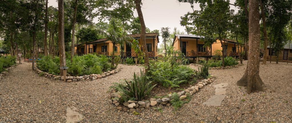Maruni Sanctuary Lodge By Kgh Group Sauraha Bagian luar foto